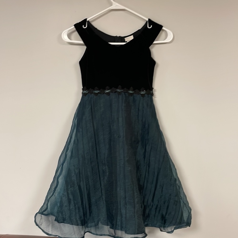 Perfectly Dressed Girl's dress, 7, Two layers plus petticoat, velour top, zipper